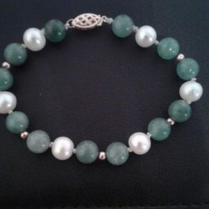 Gorgeous Asian style bracelet